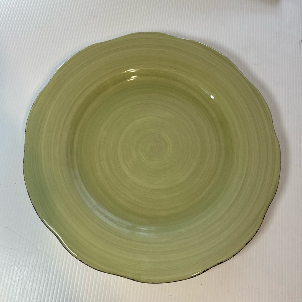 FRANCISCAN FLORA VERDE
Dinner Plate Green Plate
Scalloped edges
Replacement